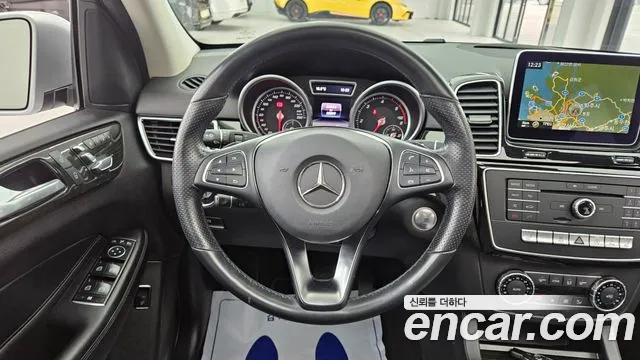 Mercedes-Benz GLE-Class 2016 — фото 13