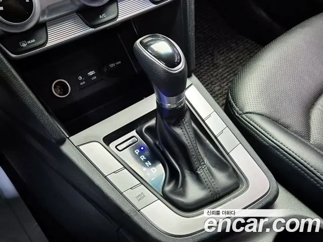 Hyundai AVANTE 2019 — фото 9