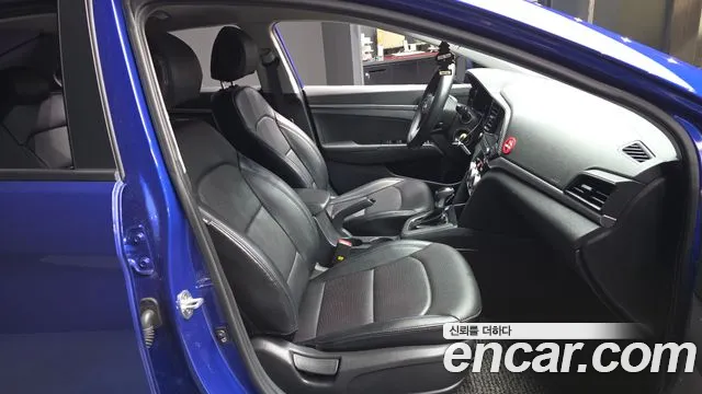 Hyundai AVANTE 2019 — фото 11