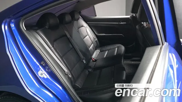 Hyundai AVANTE 2019 — фото 12