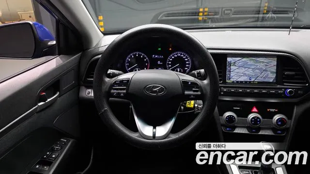 Hyundai AVANTE 2019 — фото 13