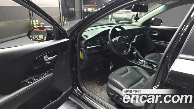 Kia Niro 2021 — фото 10