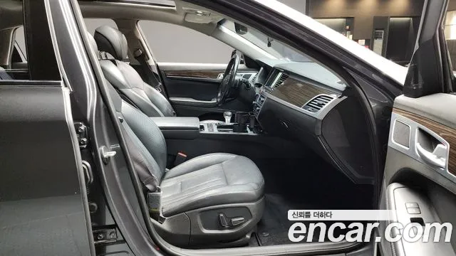 Genesis G80 2017 — фото 16