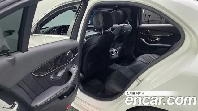 Mercedes-Benz C-Class 2018 — фото 16