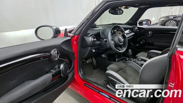 Mini Cooper 2023 — фото 10