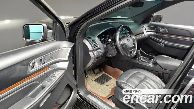 Ford Explorer 2017 — фото 12