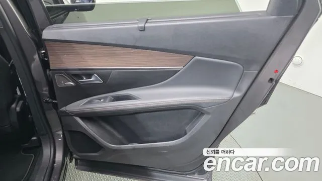 Peugeot 5008 2023 — фото 15