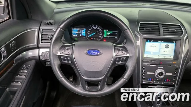 Ford Explorer 2018 — фото 19
