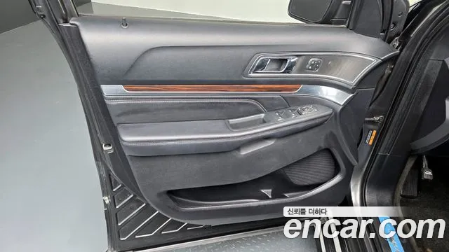 Ford Explorer 2018 — фото 14