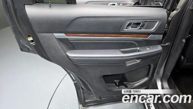 Ford Explorer 2018 — фото 15