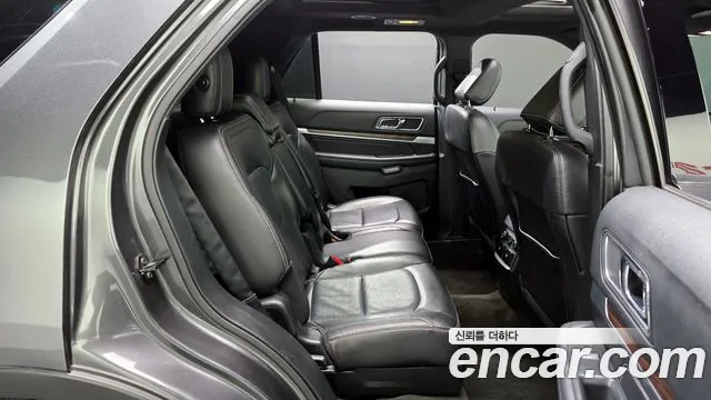 Ford Explorer 2018 — фото 16