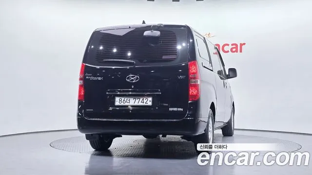 Hyundai Starex 2017 — фото 4