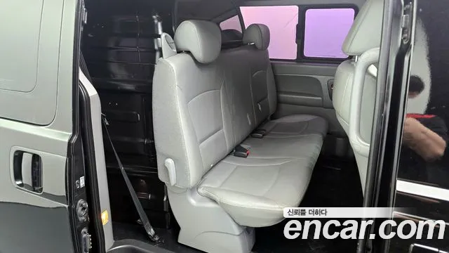 Hyundai Starex 2017 — фото 11
