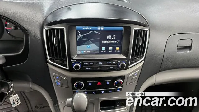 Hyundai Starex 2017 — фото 14