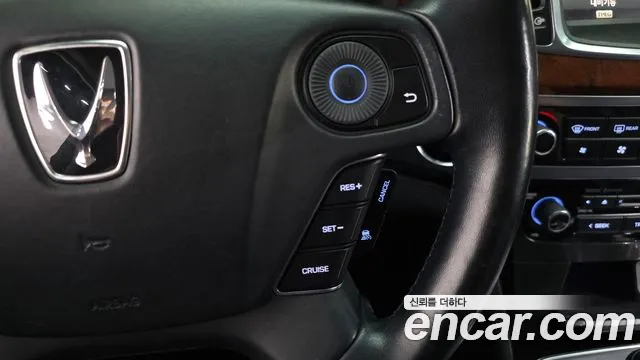 Hyundai Equus 2014 — фото 19