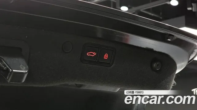 Hyundai Equus 2014 — фото 20