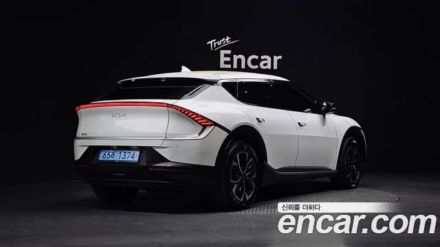Kia EV6 2022 — фото 2