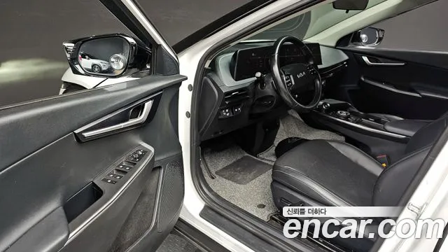 Kia EV6 2022 — фото 10