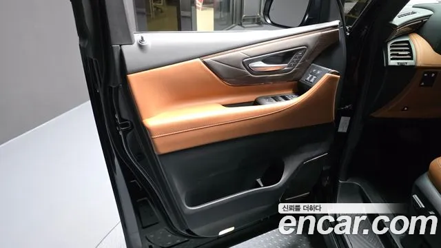 Toyota Alphard 2024 — фото 15
