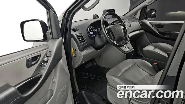 Hyundai Starex 2020 — фото 10