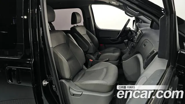 Hyundai Starex 2020 — фото 11