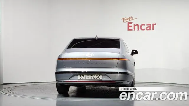 Hyundai Grandeur 2023 — фото 4