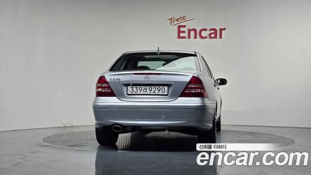 Mercedes-Benz C-Class 2006 — фото 4