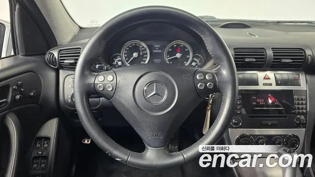 Mercedes-Benz C-Class 2006 — фото 12
