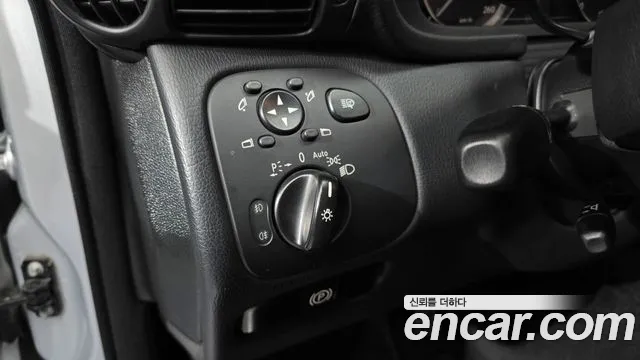 Mercedes-Benz C-Class 2006 — фото 16