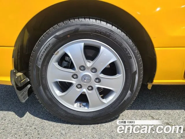 Hyundai Starex 2021 — фото 15