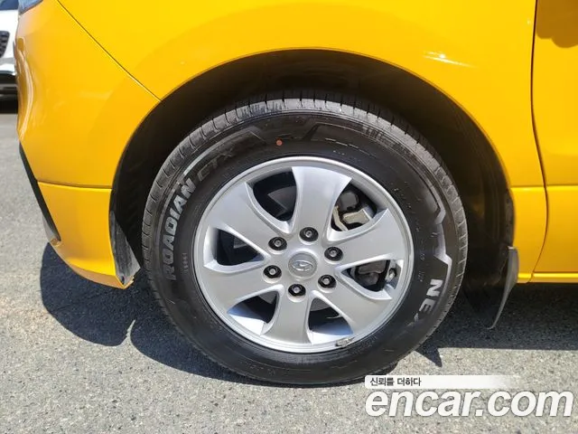 Hyundai Starex 2021 — фото 16
