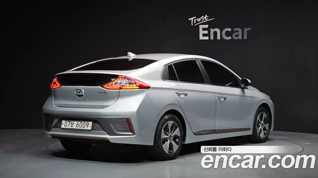 Hyundai Ioniq 2017 — фото 2