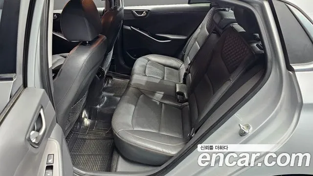 Hyundai Ioniq 2017 — фото 12