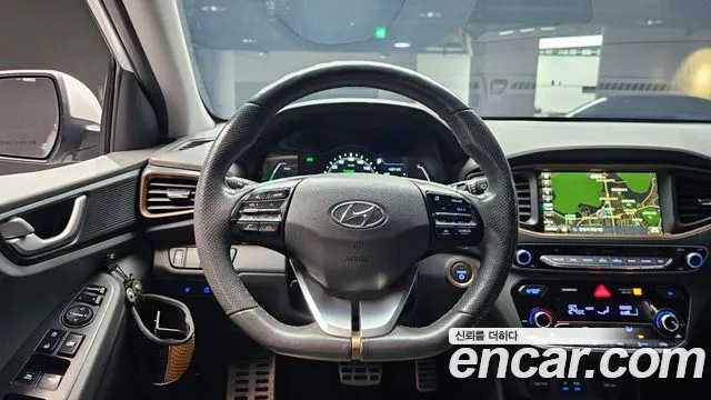 Hyundai Ioniq 2017 — фото 13