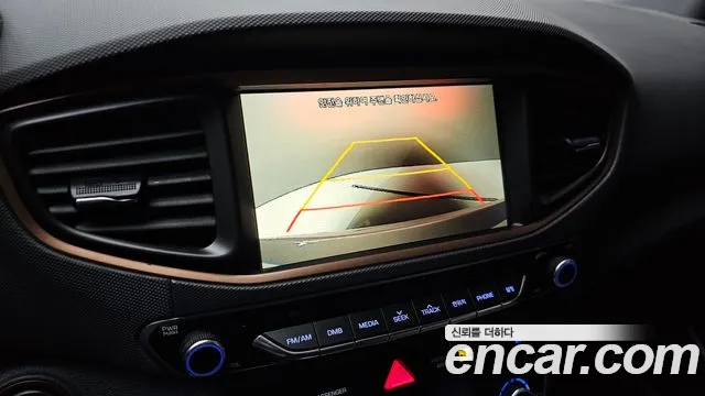 Hyundai Ioniq 2017 — фото 15