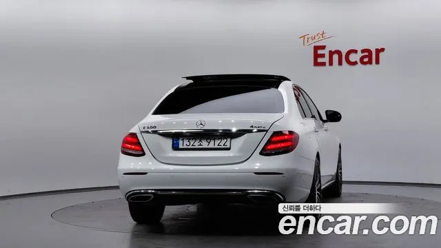 Mercedes-Benz E-Class 2017 — фото 3