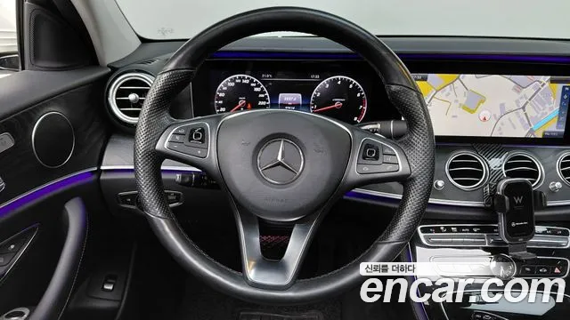 Mercedes-Benz E-Class 2017 — фото 18