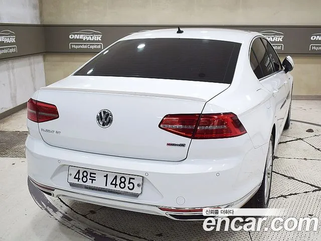 Volkswagen Passat 2018 — фото 2