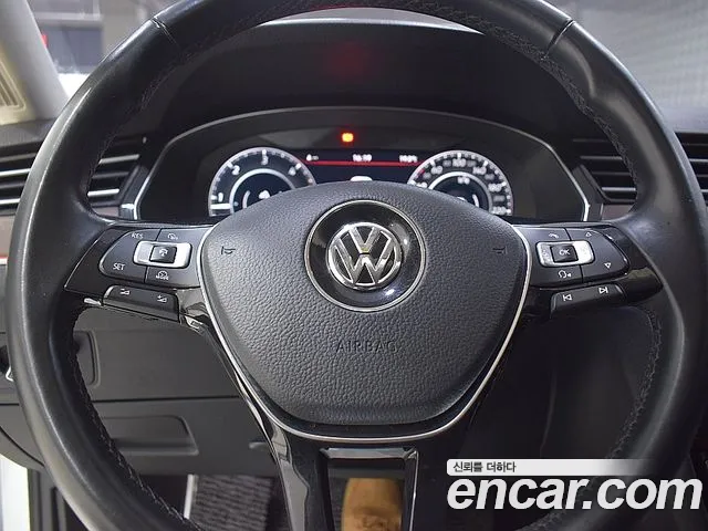 Volkswagen Passat 2018 — фото 12
