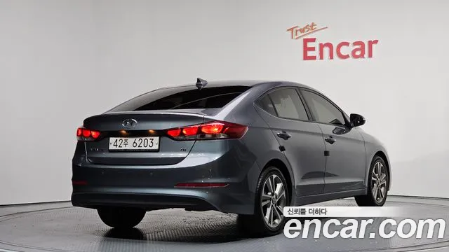 Hyundai AVANTE 2018 — фото 2