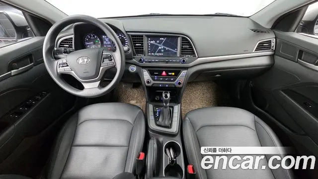 Hyundai AVANTE 2018 — фото 10