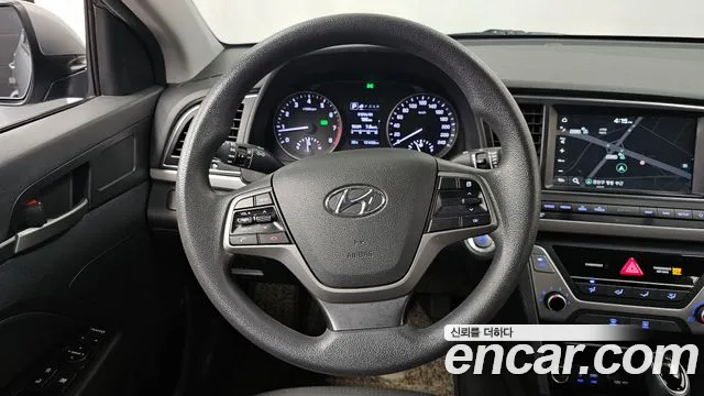 Hyundai AVANTE 2018 — фото 19
