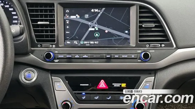Hyundai AVANTE 2018 — фото 20