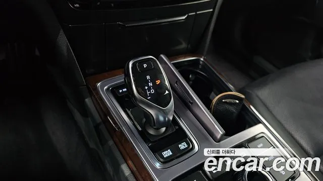 Hyundai Equus 2013 — фото 12