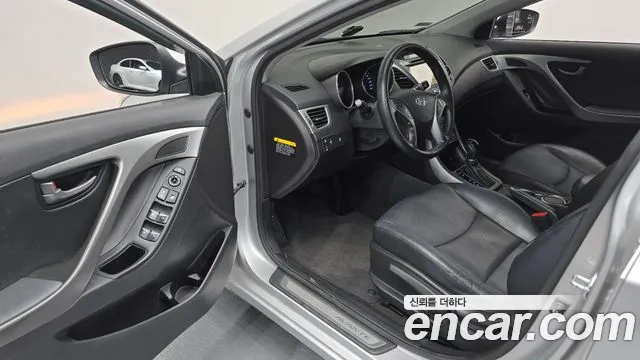 Hyundai AVANTE 2015 — фото 10