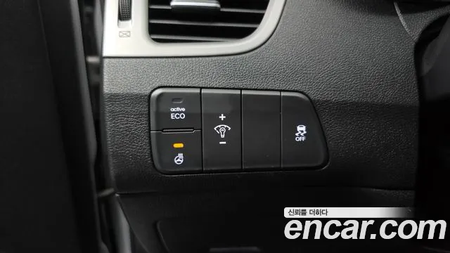Hyundai AVANTE 2015 — фото 19