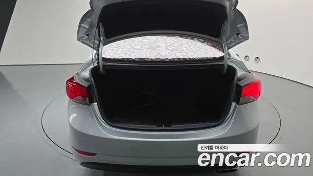 Hyundai AVANTE 2015 — фото 20