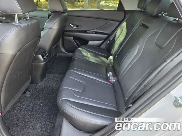 Hyundai AVANTE 2021 — фото 16