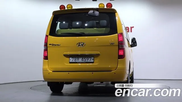 Hyundai Starex 2019 — фото 4
