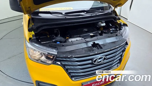 Hyundai Starex 2019 — фото 6